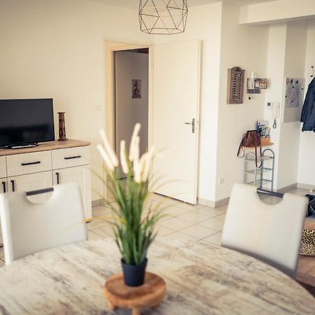 L Arene Margaux, 300 M Du Tram Apartment Lormont Bagian luar foto