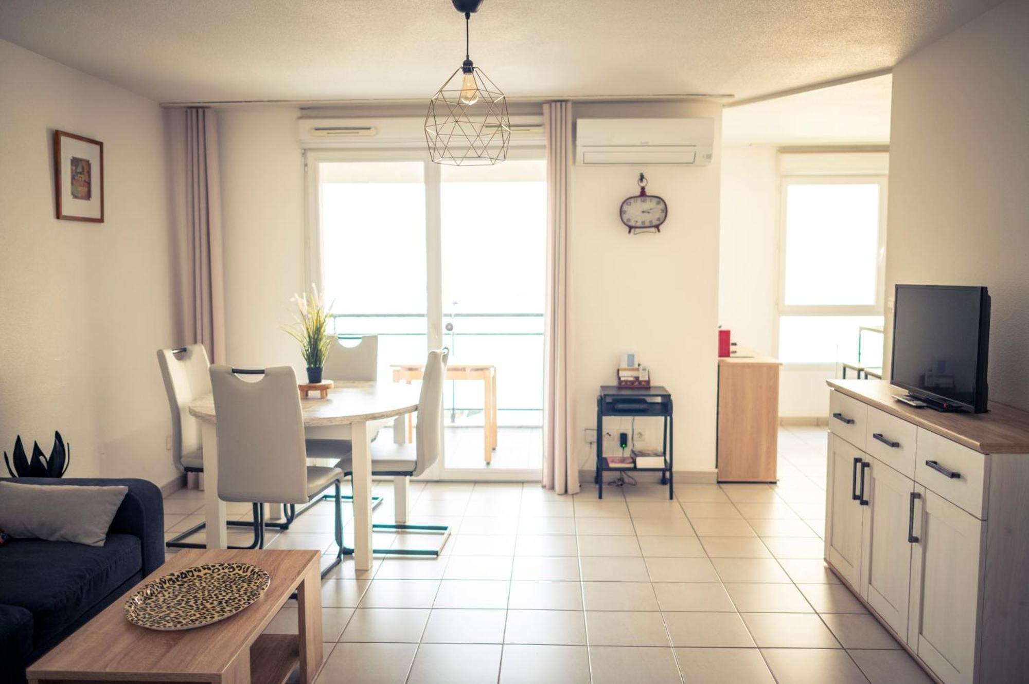 L Arene Margaux, 300 M Du Tram Apartment Lormont Bagian luar foto